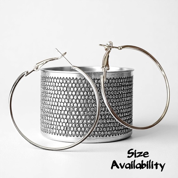 5 For $25💫Classic Smooth Silver Hoops - Picture 4 of 4